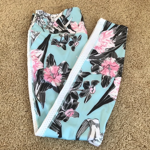 NWT! Nike full length athletic tights with mesh - Picture 4 of 6